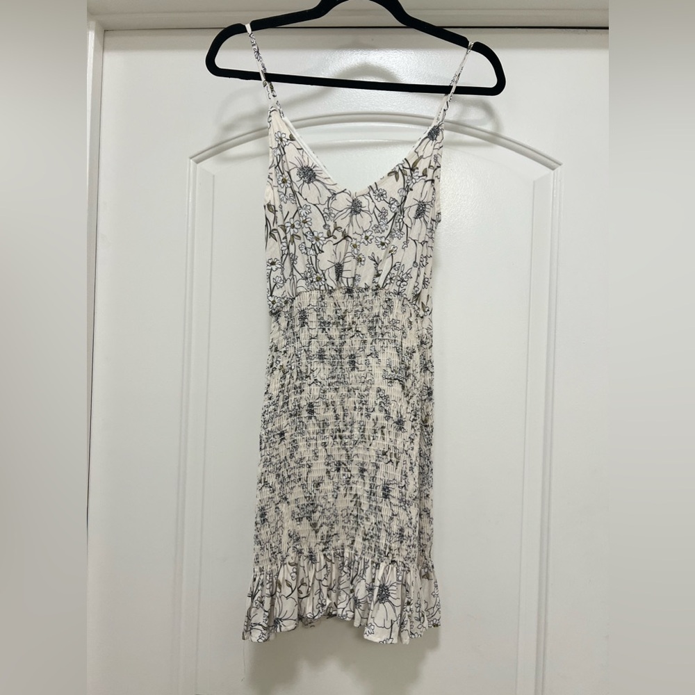 NWT Endless Blu Floral Kiawah Smocked Ruffle Dress - Picture 6 of 8
